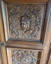 credenza stile rinascimentale spagnolo