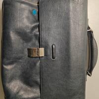 Borsa Piquadro blu completa di tracolla