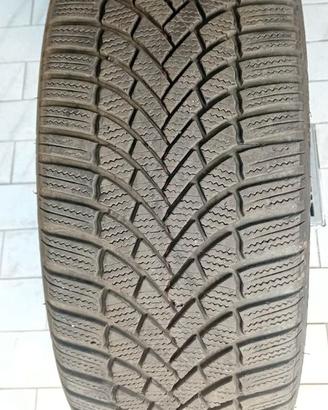 4 Gomme invernali Bridgestone 225 45 r18 95v