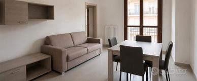 Trilocale luminoso con balcone
