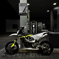 Husqvarna 701 supermoto