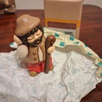 Pastore con bastone rosso presepe classico thun