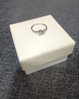 Anello da donna in argento