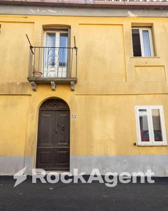 APPARTAMENTO INDIPENDENTE AL CENTRO DI CARAFFA