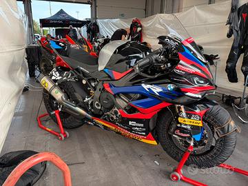BMW S1000RR 2023 uso pista