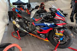 BMW S1000RR 2023 uso pista
