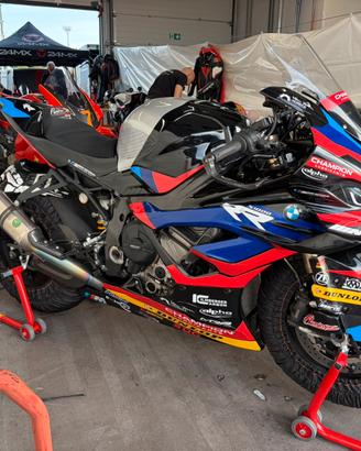 BMW S1000RR 2023 uso pista