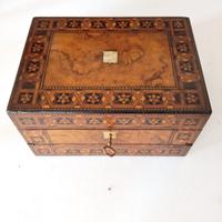 Scrittoio e box da viaggio intarsiato 800