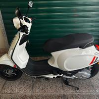 Vespa 125 sprint Bianco Completa di accessori