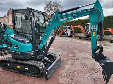 Miniescavatore Sunward Swe25 uf peso 2650.kg