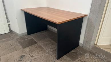 Scrivania in ferro e legno