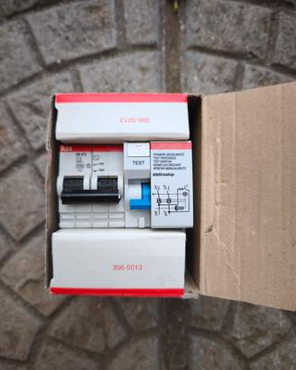 Interruttore Magnetotermico DifferenzialeABB DS672