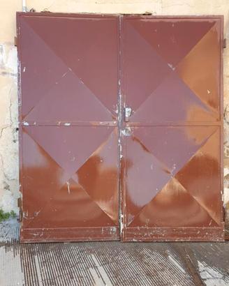 Portone in ferro