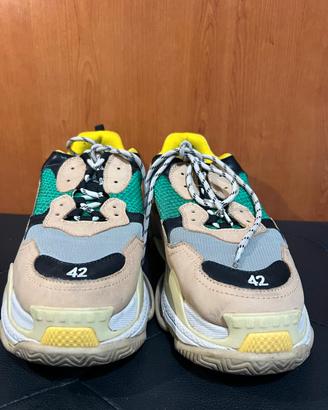 balenciaga triple s