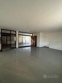 NEGOZIO A SAN PAOLO D'ARGON