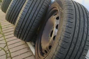 4 Cerchi e Gomme Nokian 185/55 R15 Fiat 500