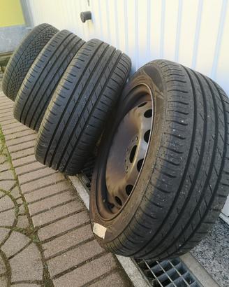 4 Cerchi e Gomme Nokian 185/55 R15 Fiat 500
