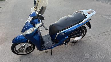 HONDA SH300