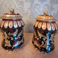Coppia di vasi decorativi in ceramica a lustro