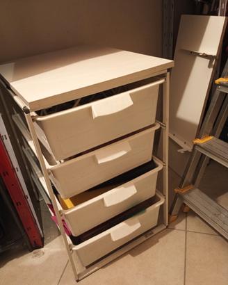 mobile Ikea con cassetti