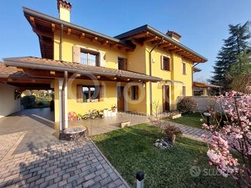 Bifamiliare / stabile intero - Campoformido