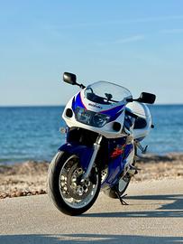 Suzuki GSX R 600 - 2000