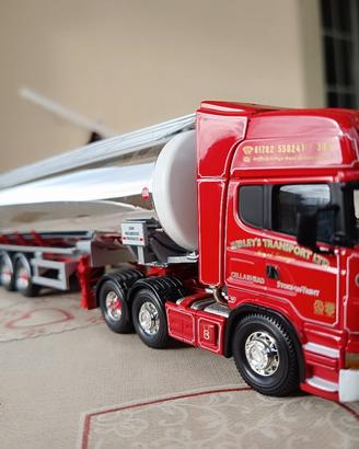 Scania cisterna CORGI 1:50