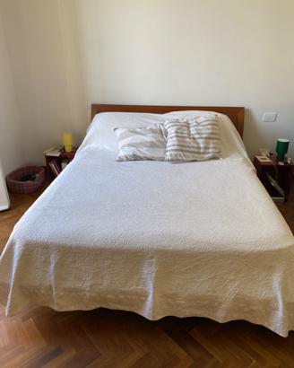 Letto matrimoniale in ciliegio con contenitore