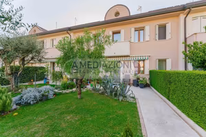 Villetta a schiera di 141 m² con più di 5 locali e