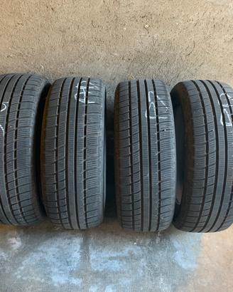 Tomket snowroad suv 3 - 225-55 R18 102V