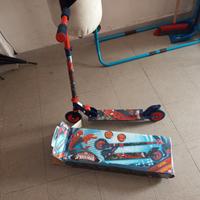 Monopattino Spiderman 2 ruote pieghevole