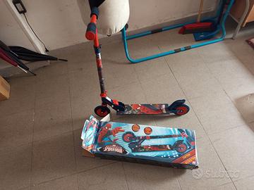 Monopattino Spiderman 2 ruote pieghevole