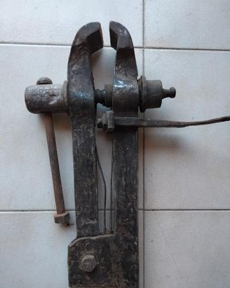 morsa antica a gambo da fabbro