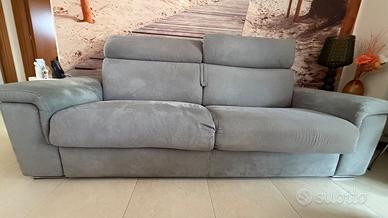 Divano 4P con letto e pouf - tessuto microfibra