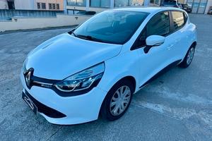 Renault Clio 1.2 75CV 5 porte Costume National