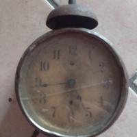 Sveglia - orologio antico non funzionante.