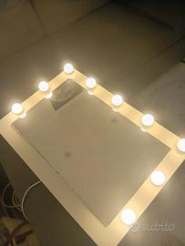 Specchio con lampade