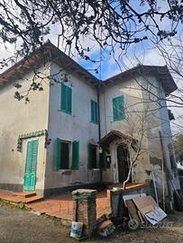 CS120 - Porzione di casa singola con giardino in p