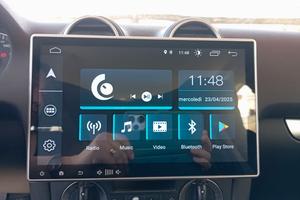 Autoradio touch screen