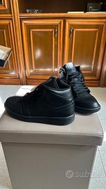 Air Jordan 1 Mid Black