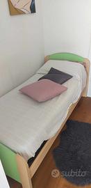 letto singolo con materasso e copi