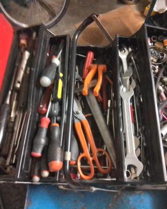 attrezzature per officina auto e moto
