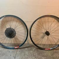 Ruote complete DTSWISS con mozzi INDUSTRY NINE