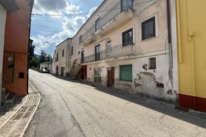 6 LOCALI A MELIZZANO