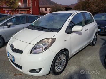 Toyota Yaris 1.3 5 porte M-MT ( cambio automatico)
