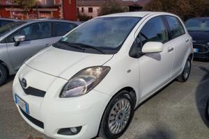 Toyota Yaris 1.3 5 porte M-MT ( cambio automatico)