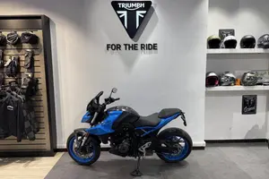 SUZUKI GSX-8S .