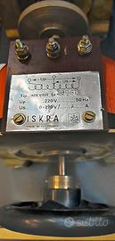 Autotrasformatori regolabili VARIAC 500 VA ISKRA