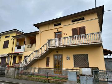 PORZIONE DI BIFAMILIARE A QUARRATA