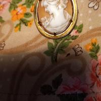 spilla con Cammeo del 20tesimo secolo